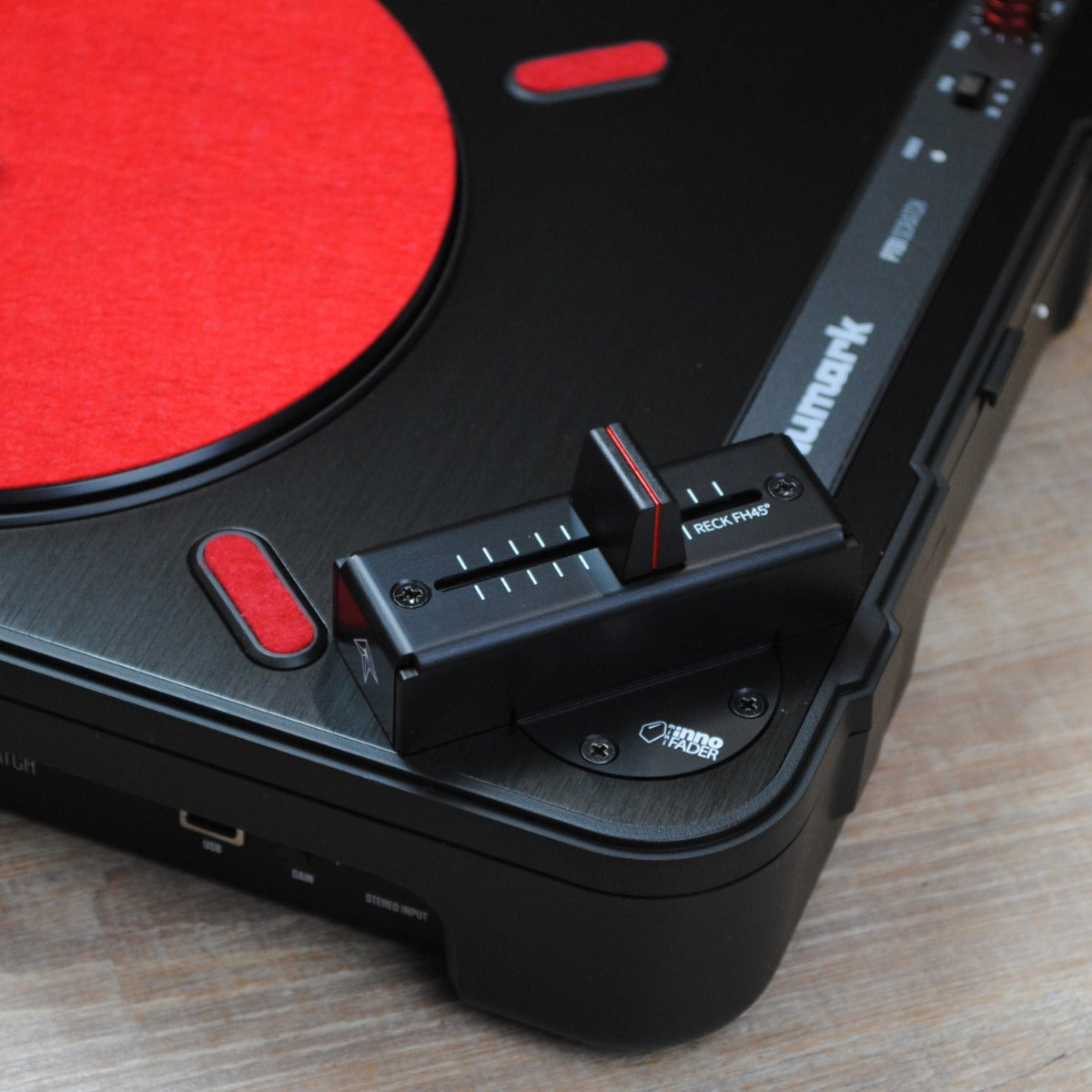 mini Innofader Pro + RECK FH45 Mounting Kit